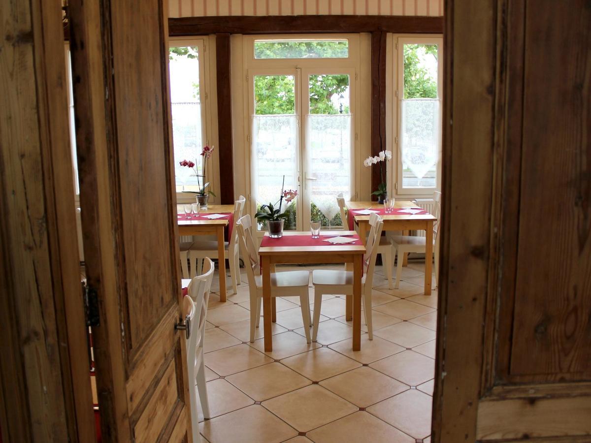 Hotel Les Aubépines Illiers-Combray Esterno foto