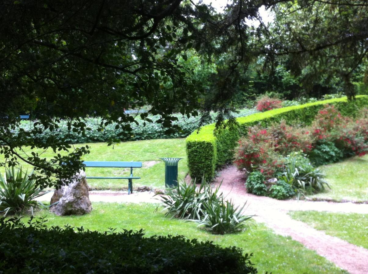 Hotel Les Aubépines Illiers-Combray Esterno foto