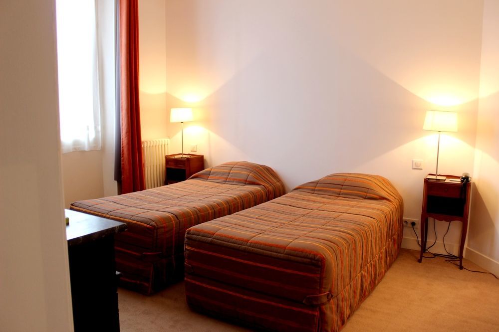Hotel Les Aubépines Illiers-Combray Esterno foto