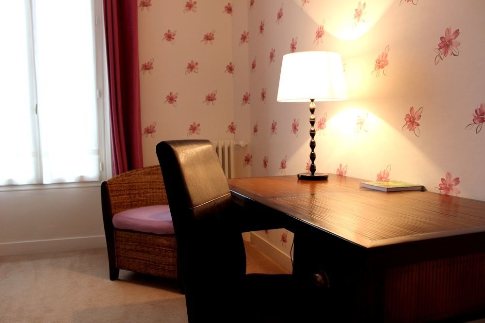 Hotel Les Aubépines Illiers-Combray Esterno foto
